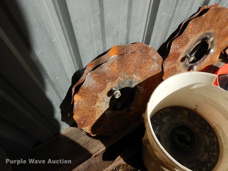 image for item HO9334 John Deere 7200 Max Emerge 2  no-till planter