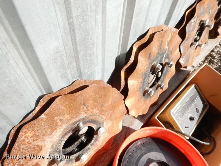 image for item HO9334 John Deere 7200 Max Emerge 2  no-till planter