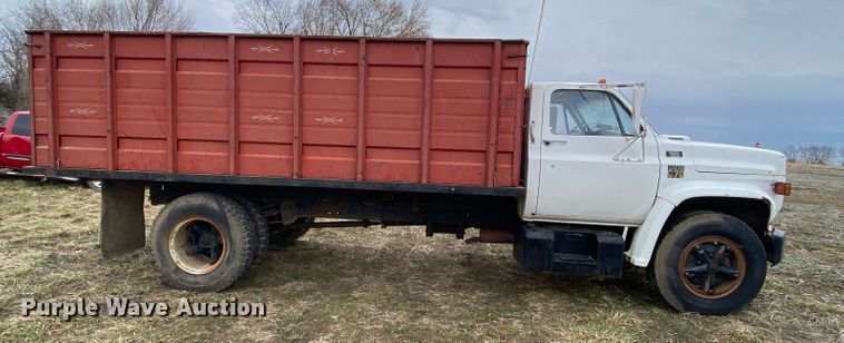 image for item HR9485 1979  Chevrolet C70  grain truck