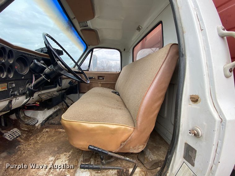image for item HR9485 1979  Chevrolet C70  grain truck