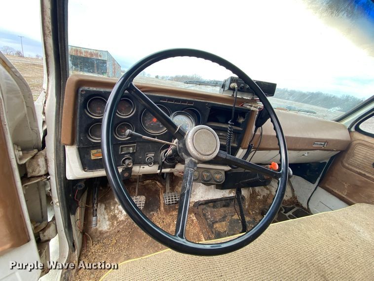 image for item HR9485 1979  Chevrolet C70  grain truck