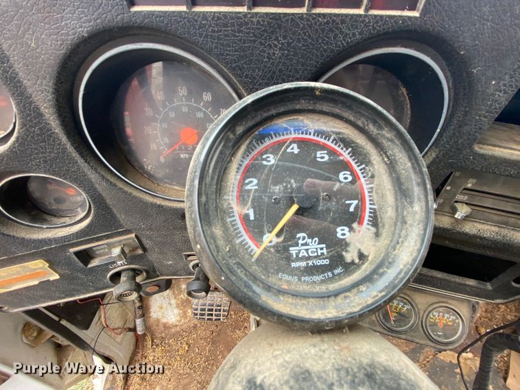 image for item HR9485 1979  Chevrolet C70  grain truck