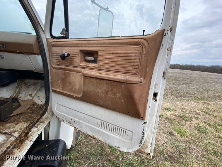 image for item HR9485 1979  Chevrolet C70  grain truck