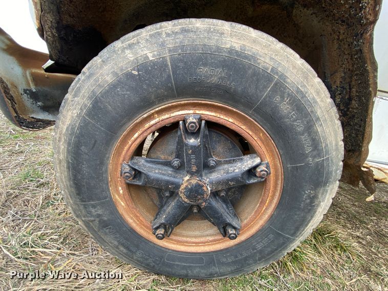 image for item HR9485 1979  Chevrolet C70  grain truck