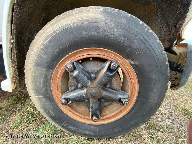 image for item HR9485 1979  Chevrolet C70  grain truck