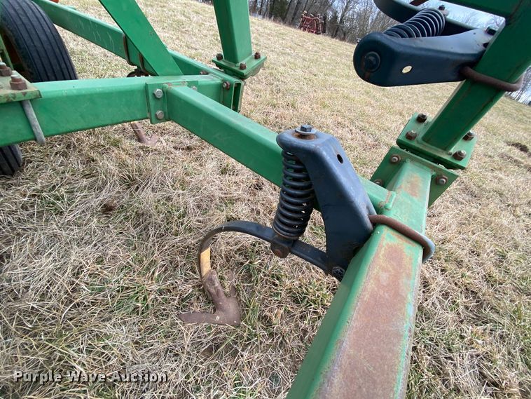 image for item HR9490 John Deere 980  field cultivator