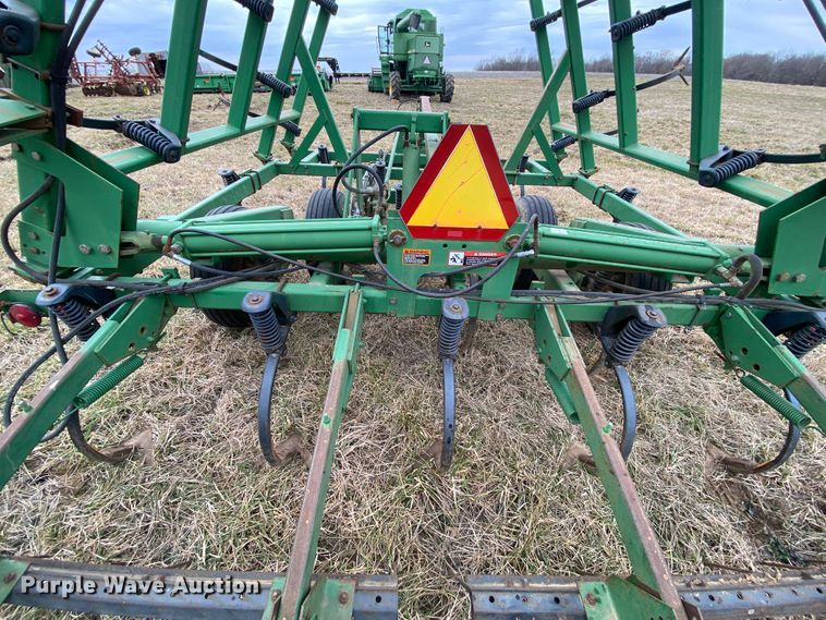 image for item HR9490 John Deere 980  field cultivator