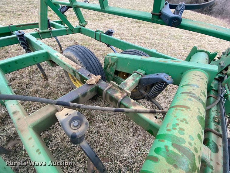 image for item HR9490 John Deere 980  field cultivator