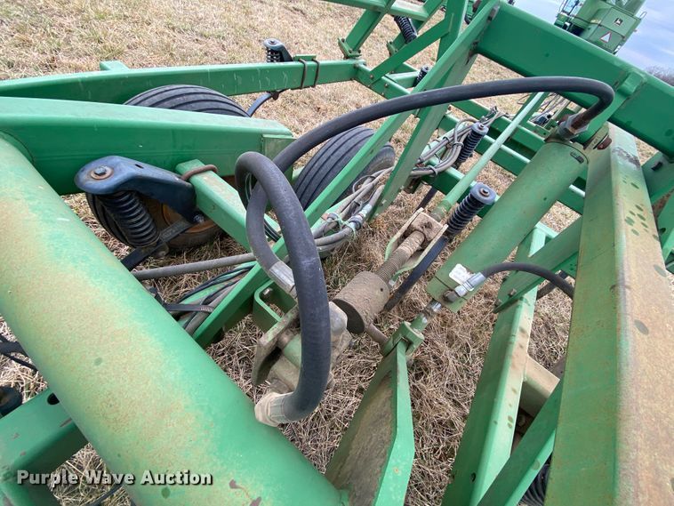 image for item HR9490 John Deere 980  field cultivator