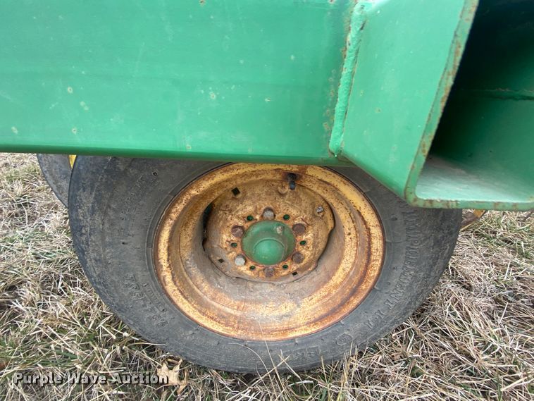 image for item HR9490 John Deere 980  field cultivator