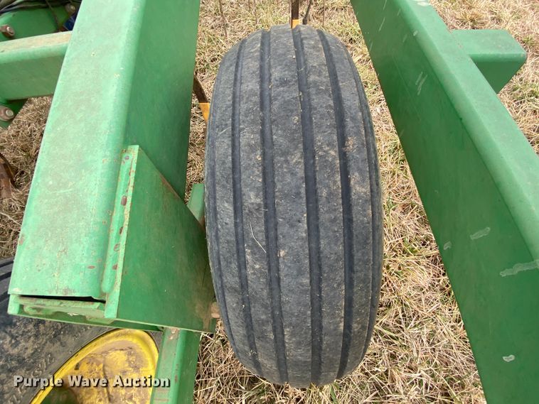 image for item HR9490 John Deere 980  field cultivator