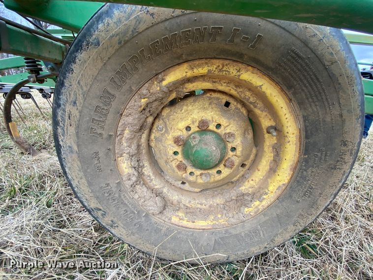 image for item HR9490 John Deere 980  field cultivator