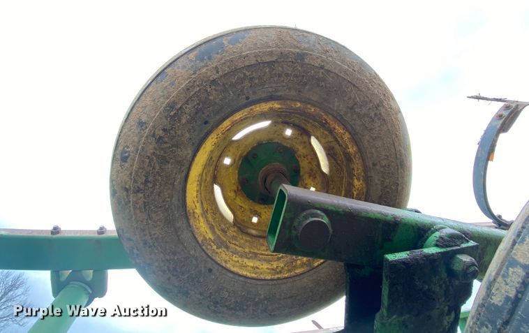 image for item HR9490 John Deere 980  field cultivator