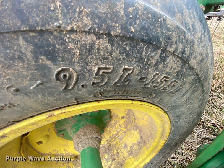 image for item HR9490 John Deere 980  field cultivator