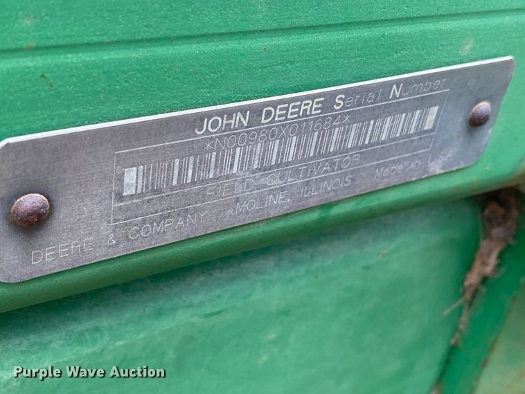image for item HR9490 John Deere 980  field cultivator
