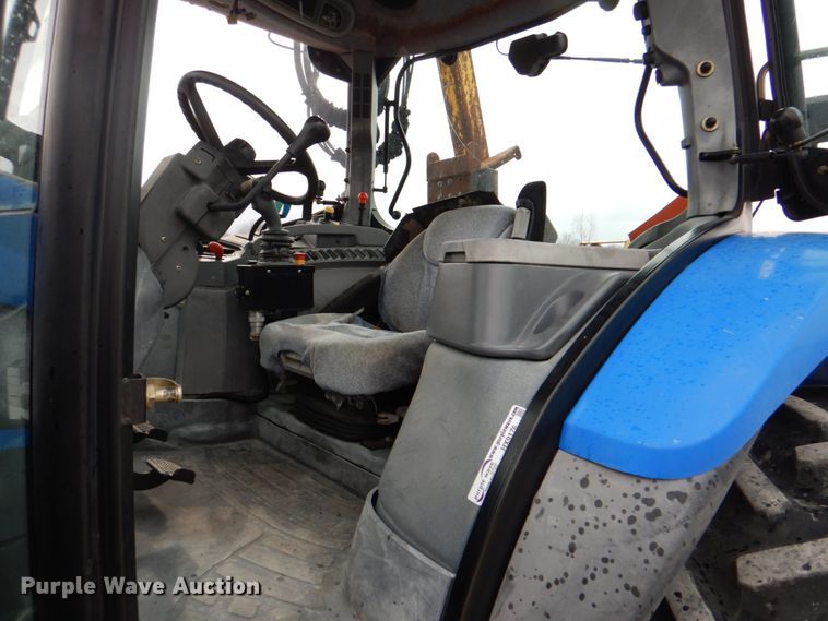 image for item HX9176 2004 New Holland TS115A  tractor