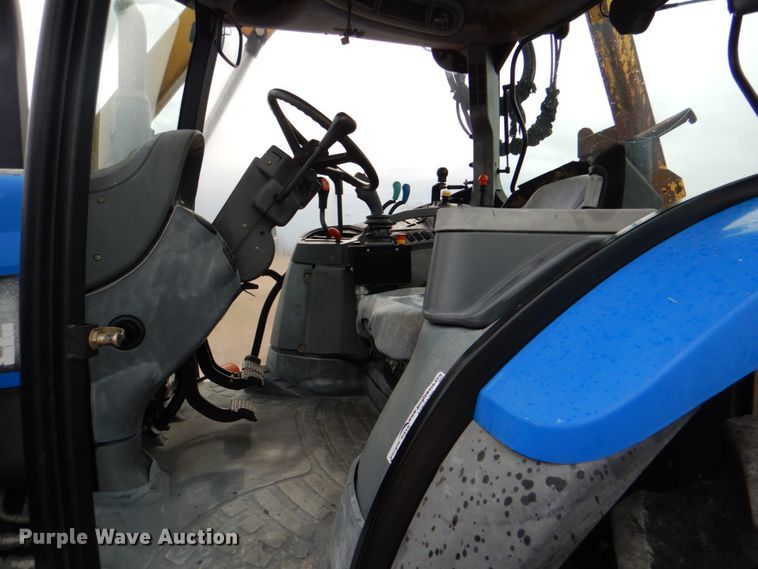 image for item HX9176 2004 New Holland TS115A  tractor