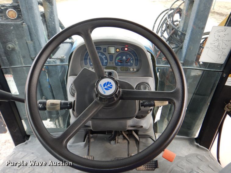 image for item HX9176 2004 New Holland TS115A  tractor