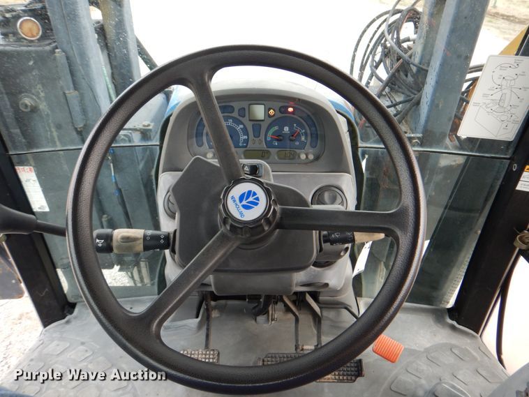 image for item HX9176 2004 New Holland TS115A  tractor