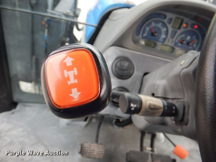 image for item HX9176 2004 New Holland TS115A  tractor