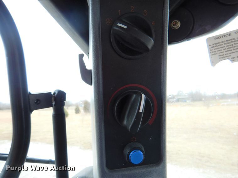 image for item HX9176 2004 New Holland TS115A  tractor