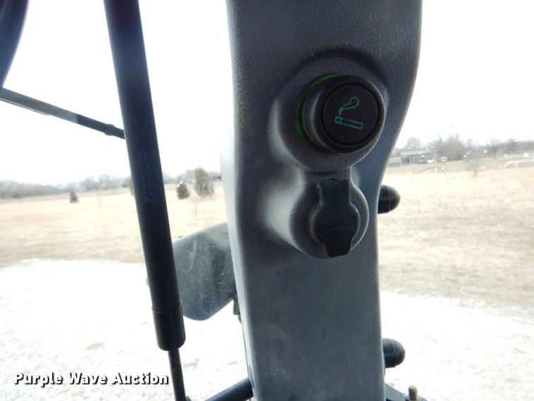 image for item HX9176 2004 New Holland TS115A  tractor