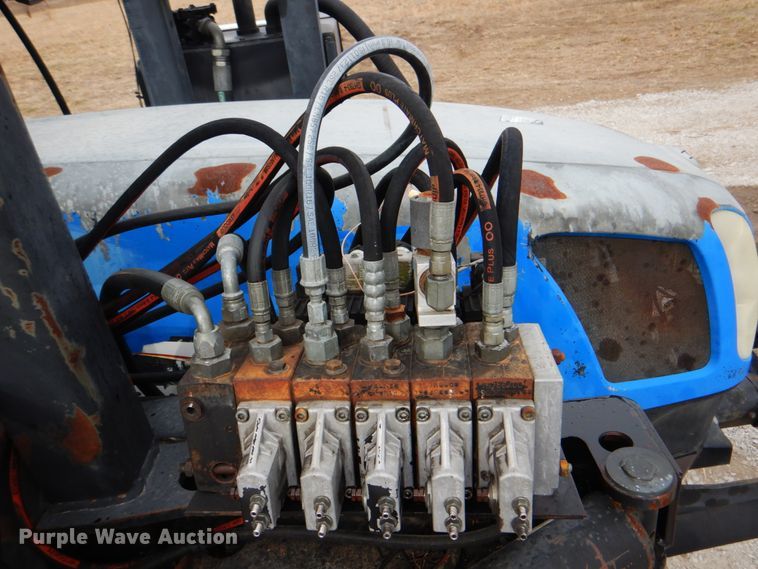 image for item HX9176 2004 New Holland TS115A  tractor