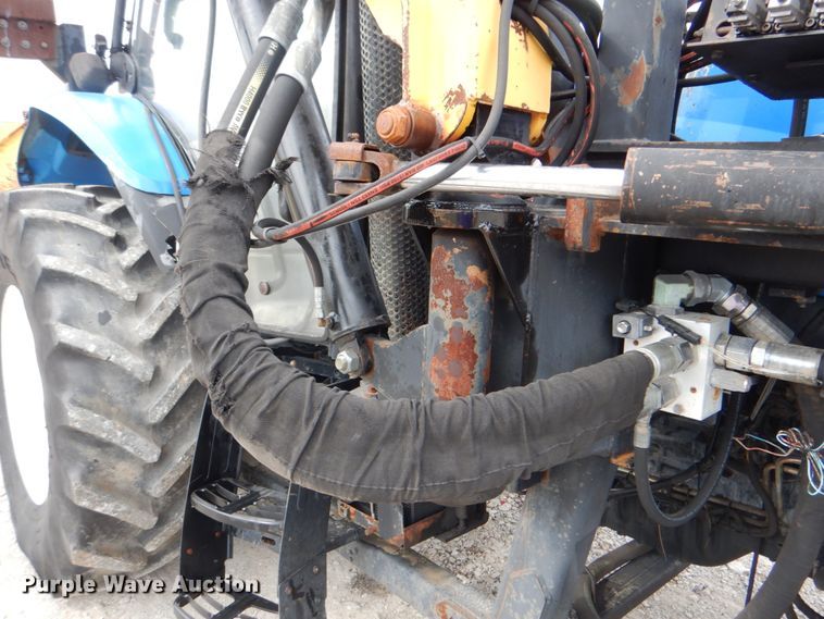 image for item HX9176 2004 New Holland TS115A  tractor