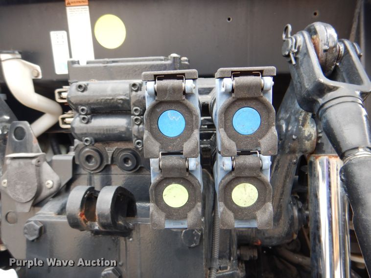 image for item HX9176 2004 New Holland TS115A  tractor