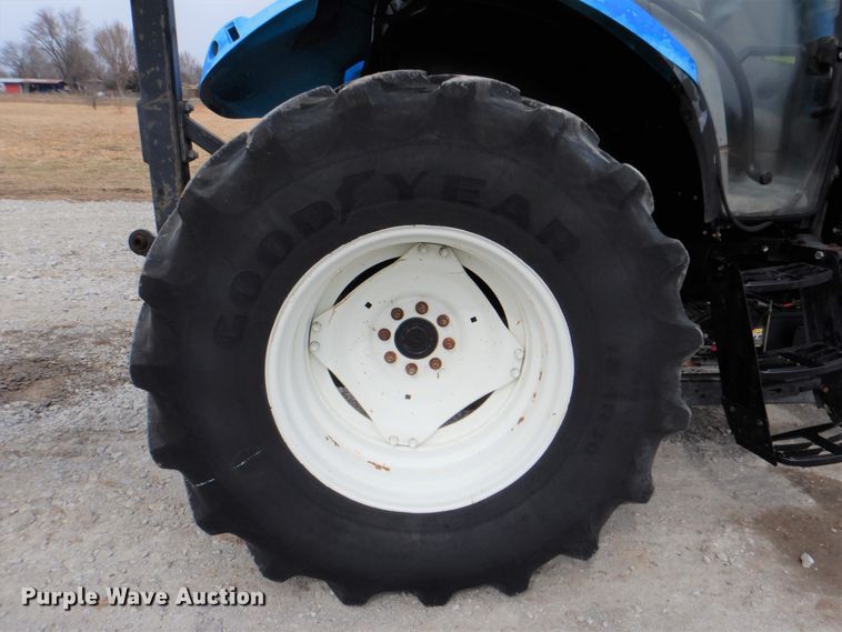 image for item HX9176 2004 New Holland TS115A  tractor