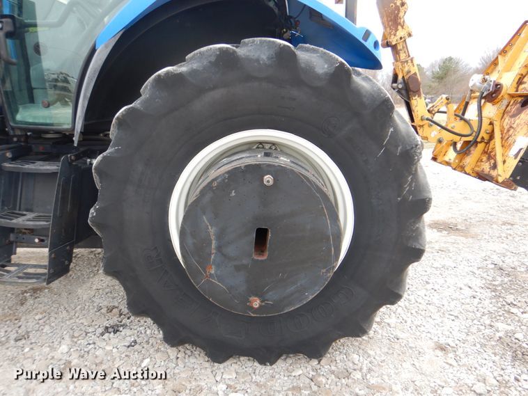 image for item HX9176 2004 New Holland TS115A  tractor