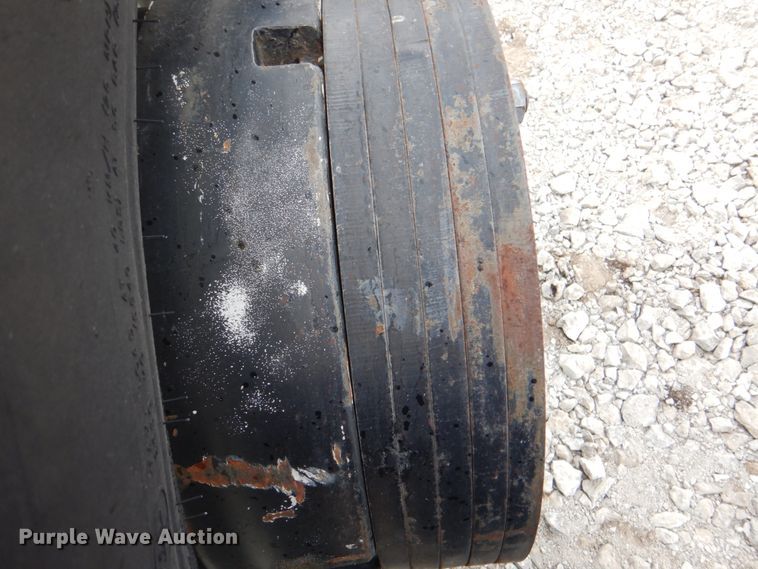 image for item HX9176 2004 New Holland TS115A  tractor