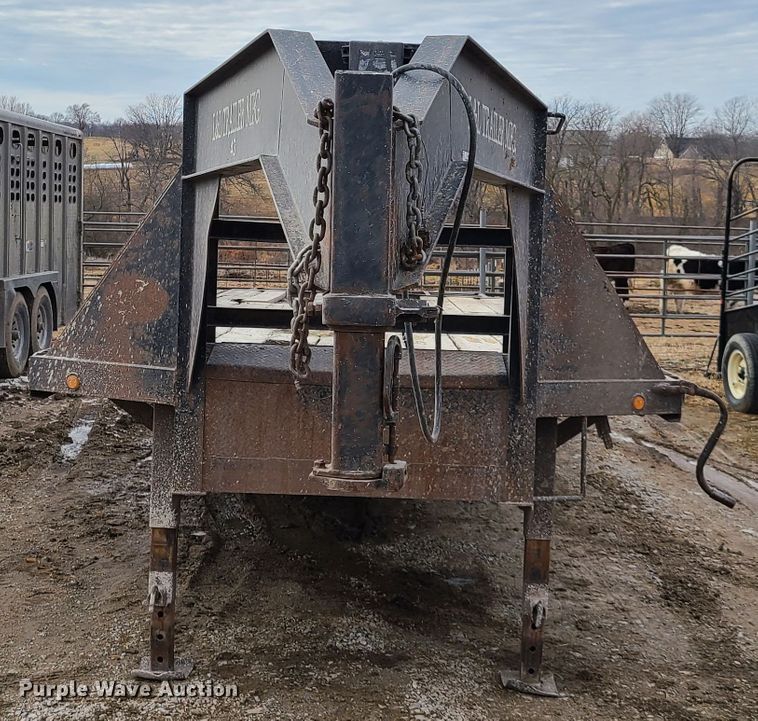 image for item IA9299 2001 L&L equipment trailer