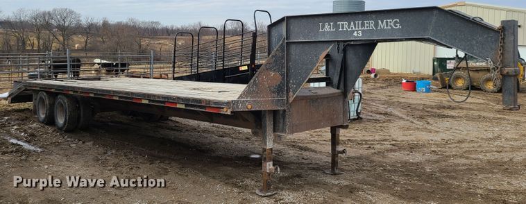 image for item IA9299 2001 L&L equipment trailer