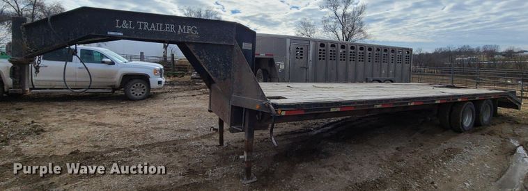 image for item IA9299 2001 L&L equipment trailer