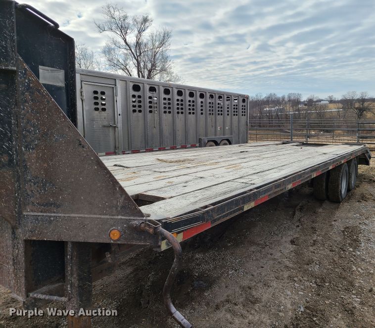 image for item IA9299 2001 L&L equipment trailer