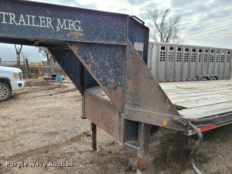 image for item IA9299 2001 L&L equipment trailer