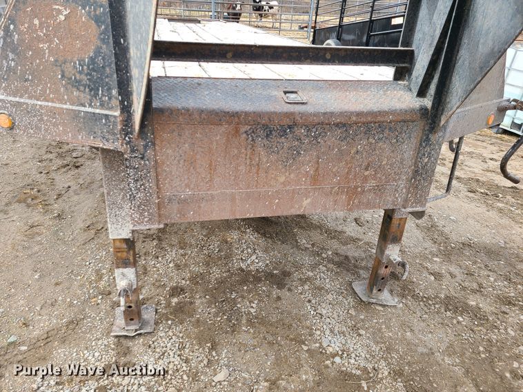 image for item IA9299 2001 L&L equipment trailer