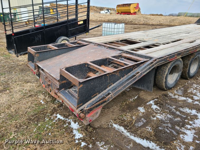 image for item IA9299 2001 L&L equipment trailer