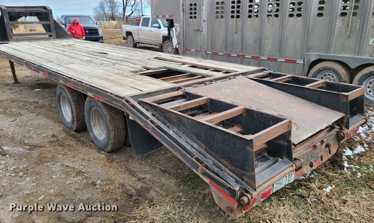 image for item IA9299 2001 L&L equipment trailer