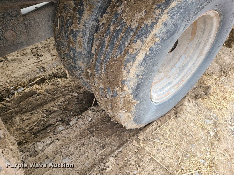 image for item IA9299 2001 L&L equipment trailer