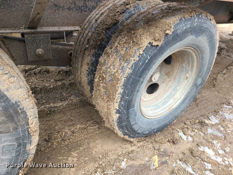 image for item IA9299 2001 L&L equipment trailer