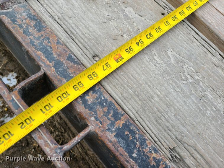 image for item IA9299 2001 L&L equipment trailer