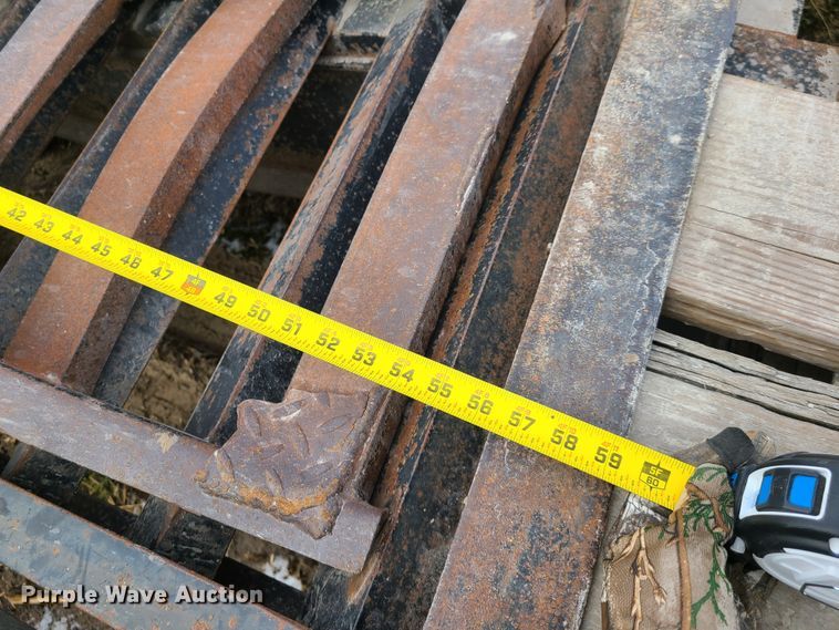 image for item IA9299 2001 L&L equipment trailer