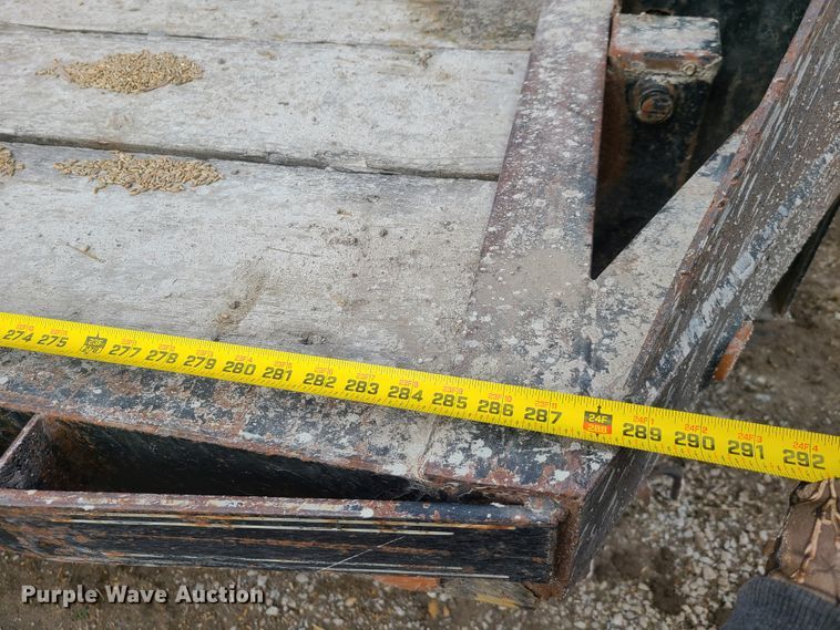 image for item IA9299 2001 L&L equipment trailer