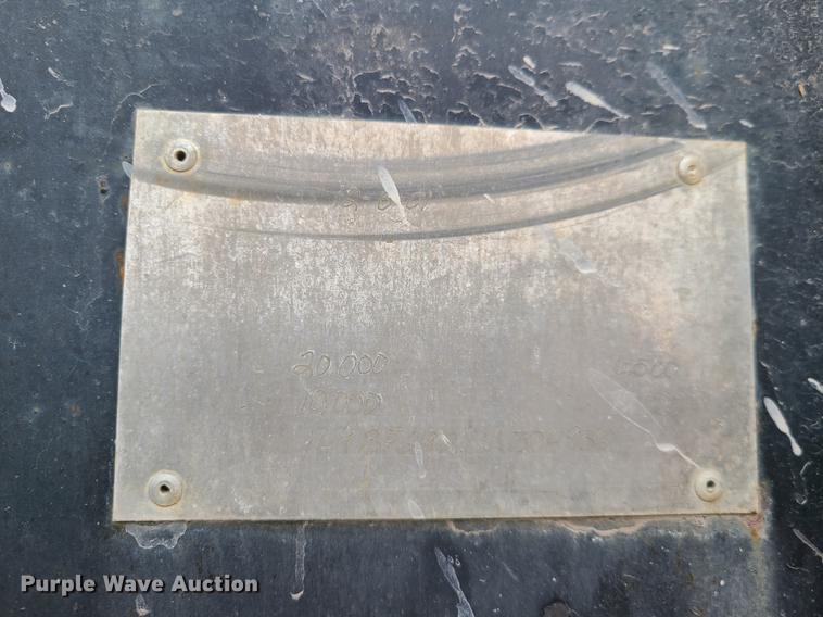 image for item IA9299 2001 L&L equipment trailer