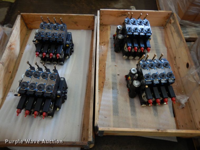 image for item IA9438 (6) Husco valves