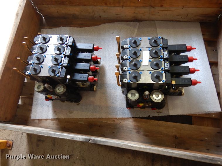 image for item IA9438 (6) Husco valves