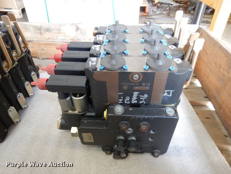 image for item IA9438 (6) Husco valves