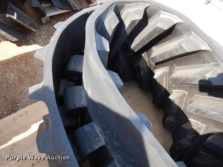 image for item IA9443 (2) Camsco AG3500 tracks